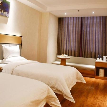 Greentree Inn Geermu Walking Street Business Hotel Golmud Buitenkant foto