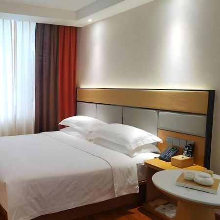 Greentree Inn Geermu Walking Street Business Hotel Golmud Buitenkant foto