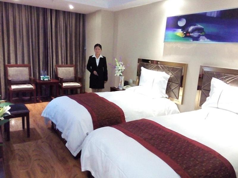 Greentree Inn Geermu Walking Street Business Hotel Golmud Buitenkant foto