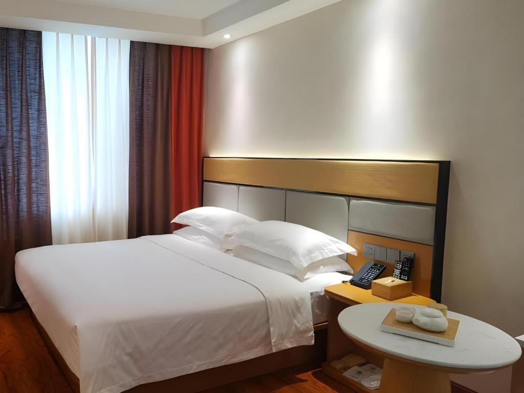 Greentree Inn Geermu Walking Street Business Hotel Golmud Buitenkant foto
