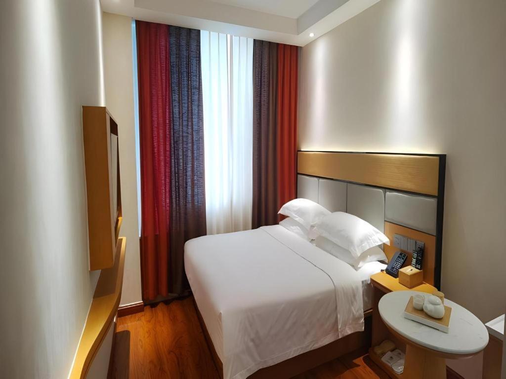 Greentree Inn Geermu Walking Street Business Hotel Golmud Buitenkant foto