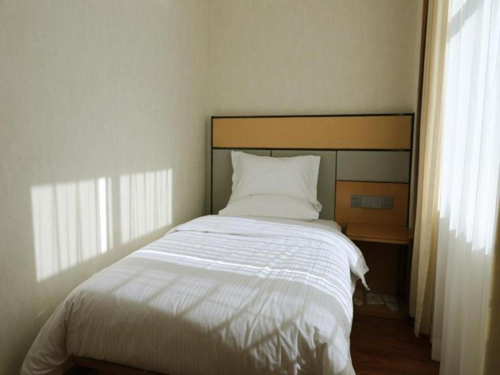 Greentree Inn Geermu Walking Street Business Hotel Golmud Buitenkant foto