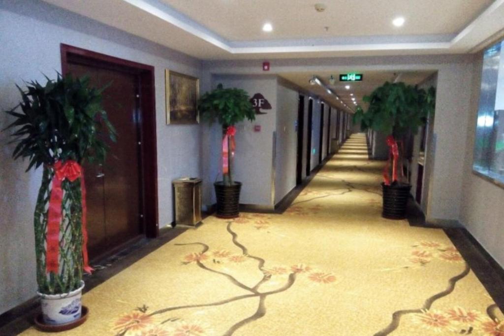 Greentree Inn Geermu Walking Street Business Hotel Golmud Buitenkant foto
