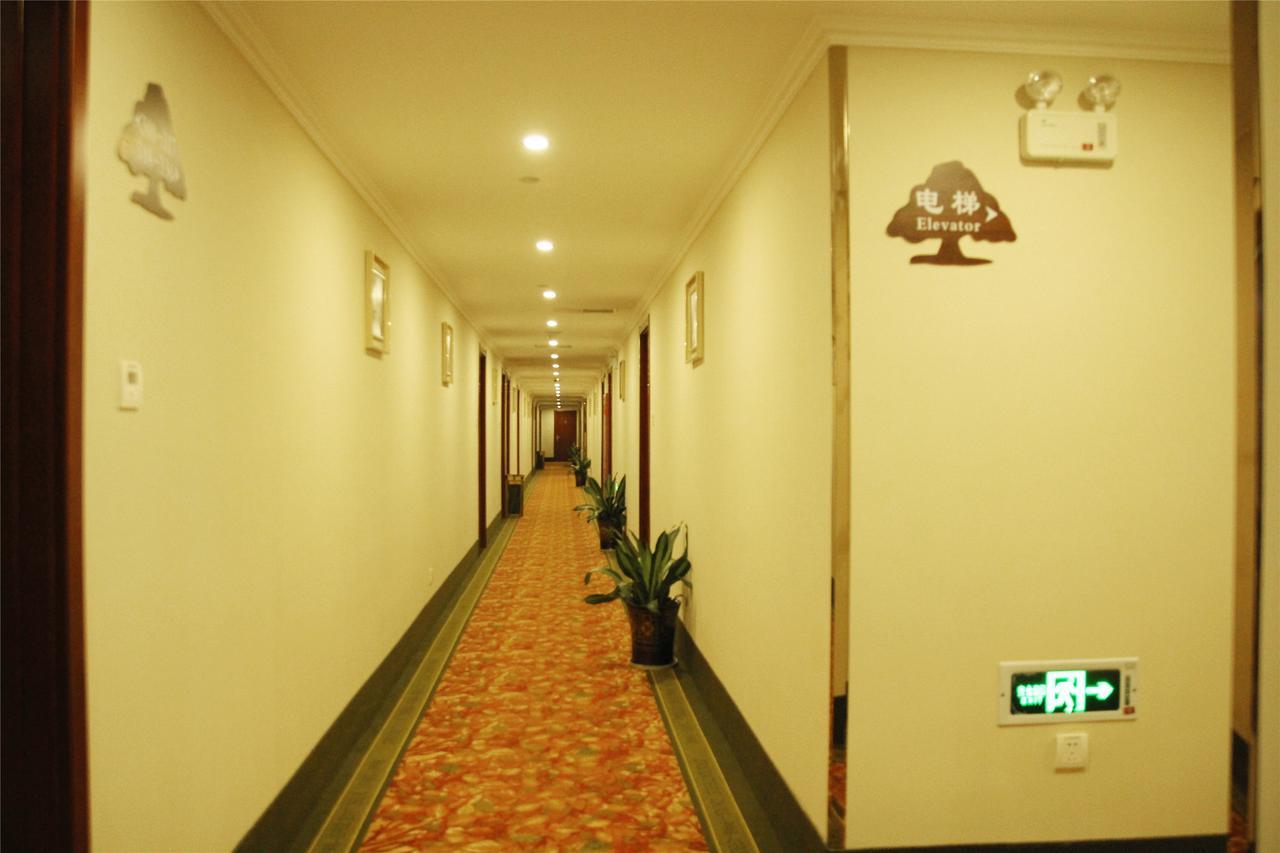 Greentree Inn Geermu Walking Street Business Hotel Golmud Buitenkant foto
