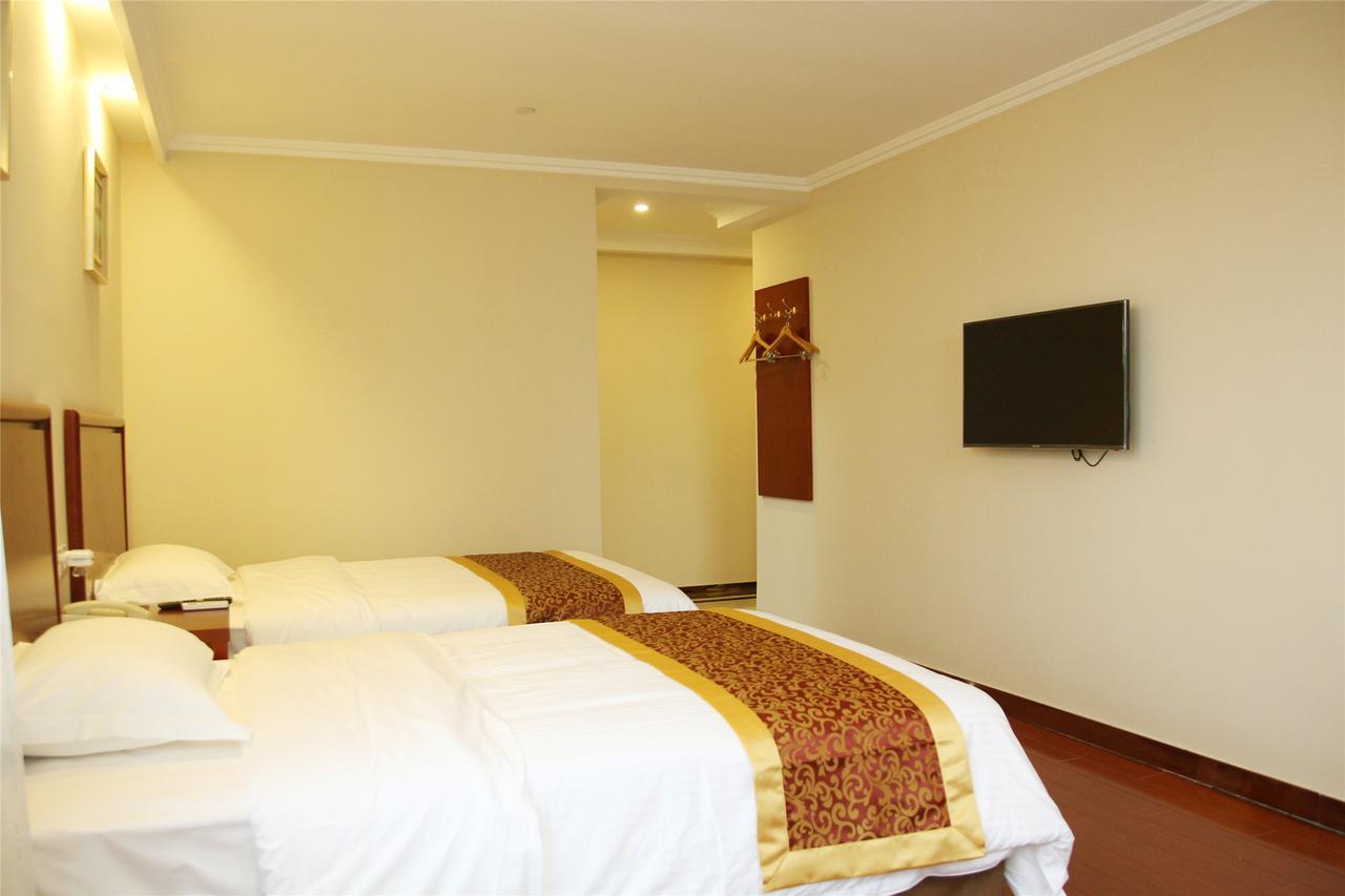 Greentree Inn Geermu Walking Street Business Hotel Golmud Buitenkant foto