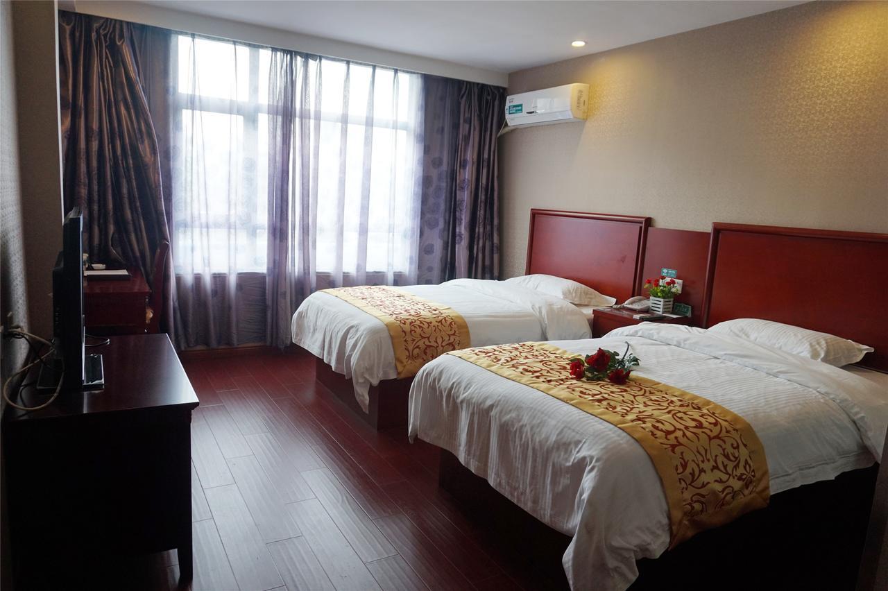 Greentree Inn Geermu Walking Street Business Hotel Golmud Buitenkant foto